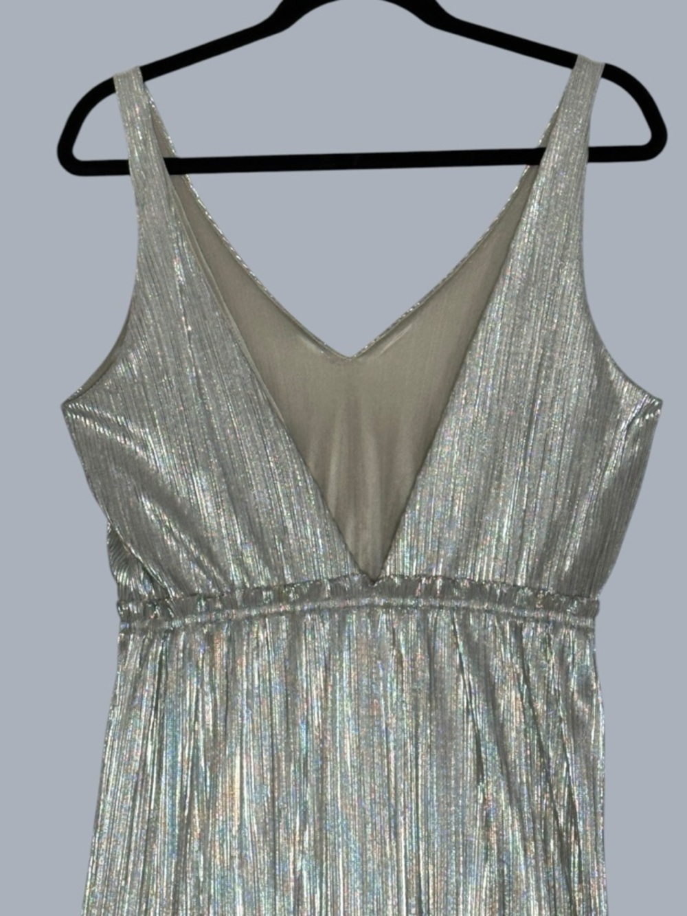 BCBGeneration Silver Metallic Pleated Maxi Dress M V-Neck Sleeveless Shimmer - Picture 5 of 13